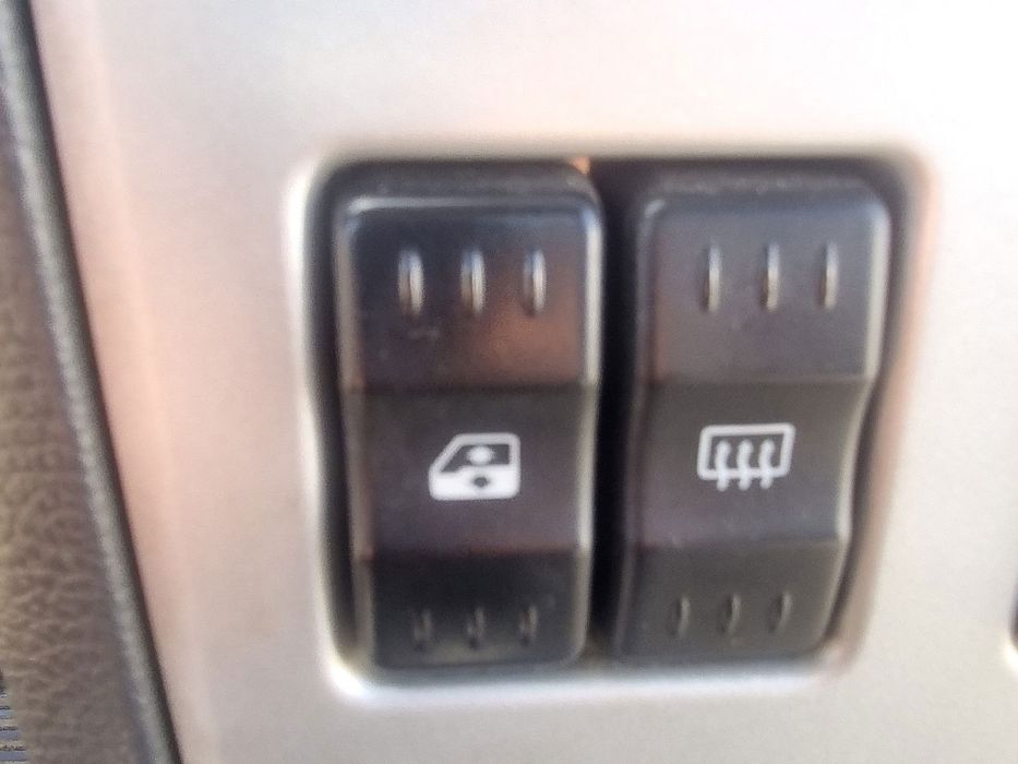 Buton geam stanga fata Dacia Logan (LS) [Fabr 2004-2012] 1.6 B K7M-F7