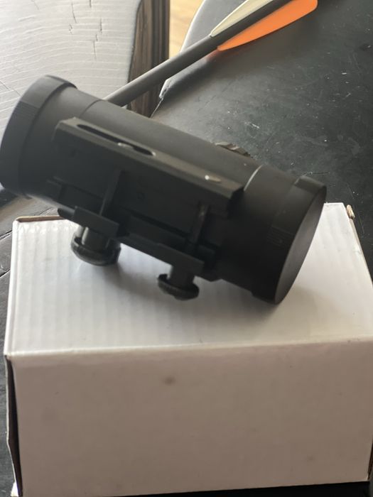 Dispozitiv ochire Red dot pentru pusca sau arbaleta