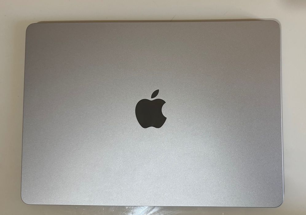 Macbook air m2 space grey
