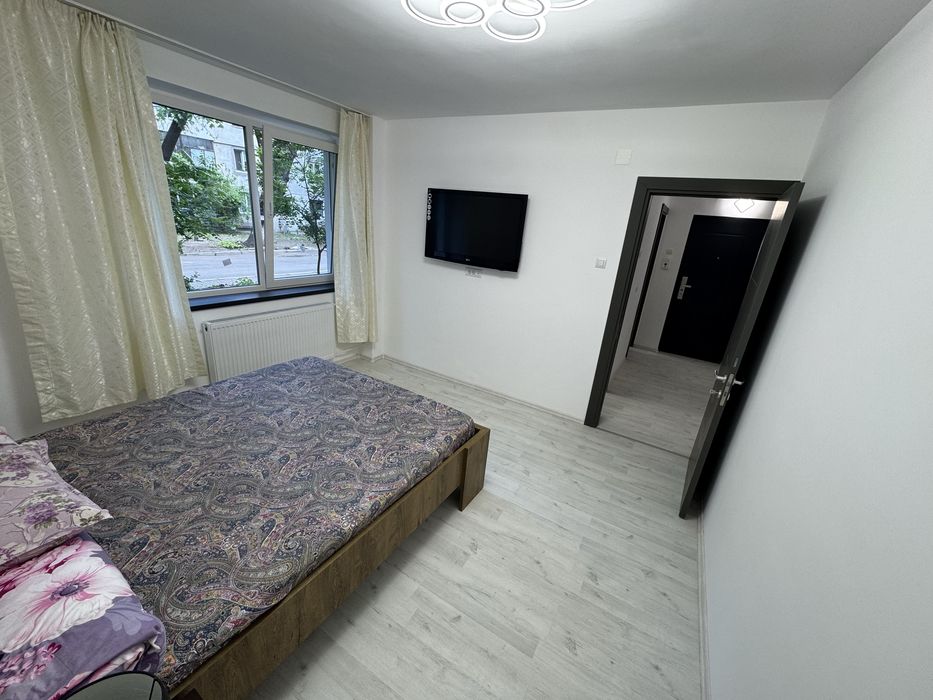 Apartament  doua camere parter, zona f buna, vedere pe fata, decomandat, Regim Hotelier