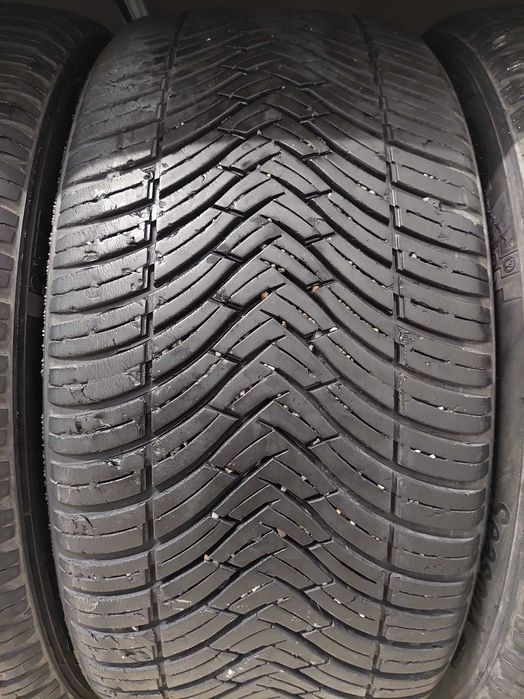 Гуми всесезонни 235/45 R18