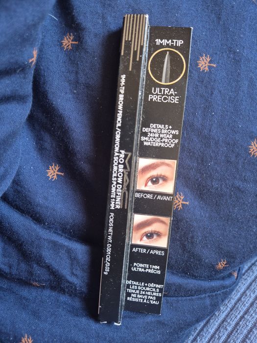 Молив за вежди MAC Pro Brow Definer
