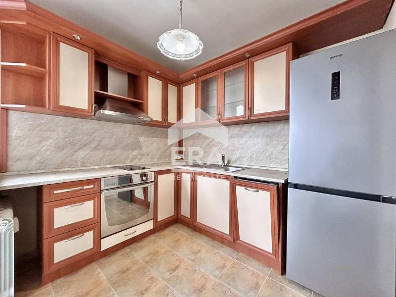 Дава се под наем Тристаен апартамент в София, Изток - 120 кв.м за 1150 € - Снимка #5