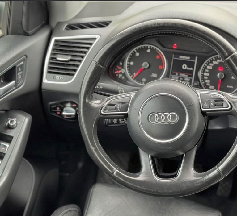 Audi Q5 model  led față,  spate, 2.0 tdi 177 cp