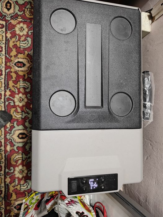 frigider auto 12/24/230 V compresor camping