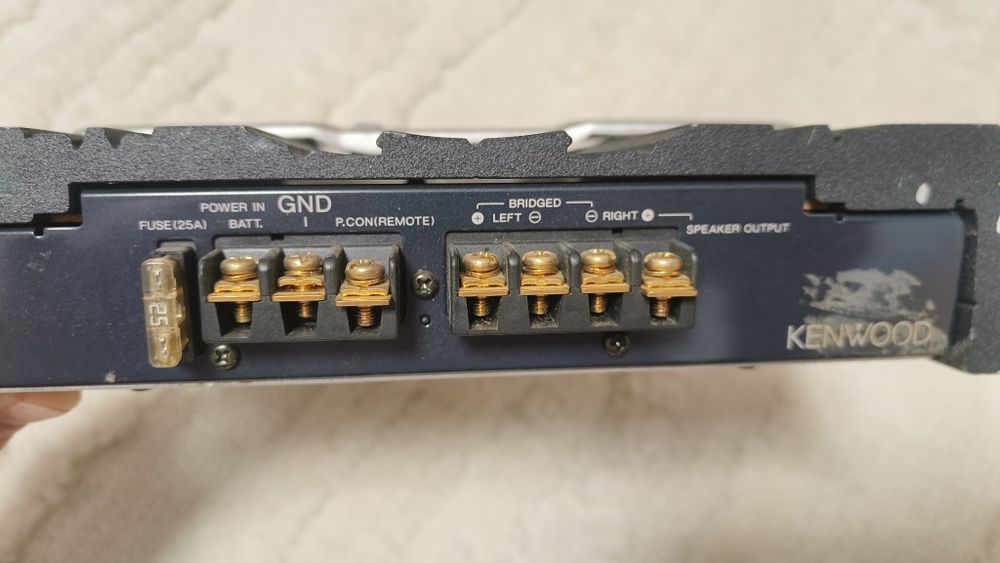 Усилвател KENWOOD !