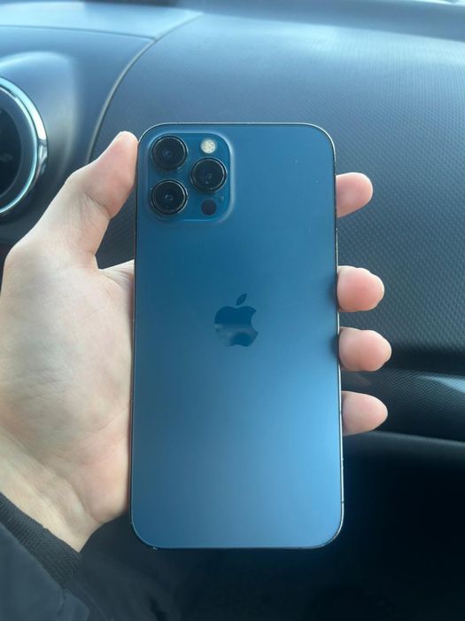 Продам Айфон 12 про макс