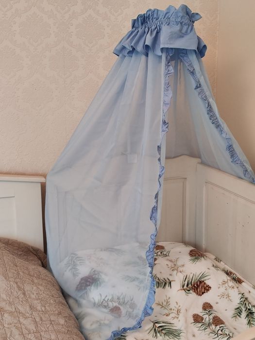 Балдахин за детско легло
