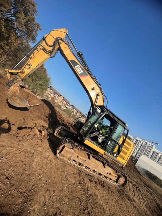 De inchiriat excavatoare cu sau fara operator