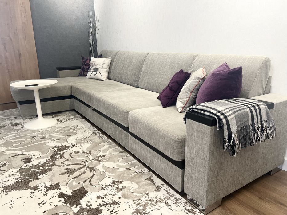 Качественный большой диван