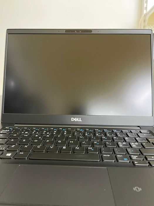 Продавам лаптоп DELL Latitude 7390 Touch