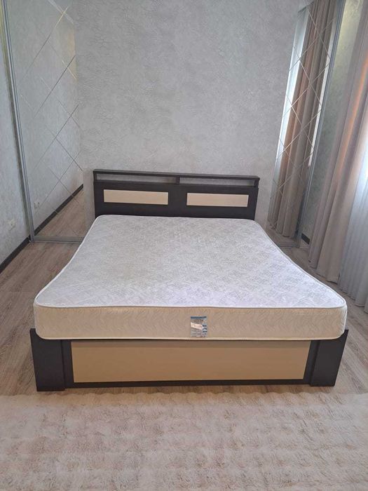 Кровать и матрас