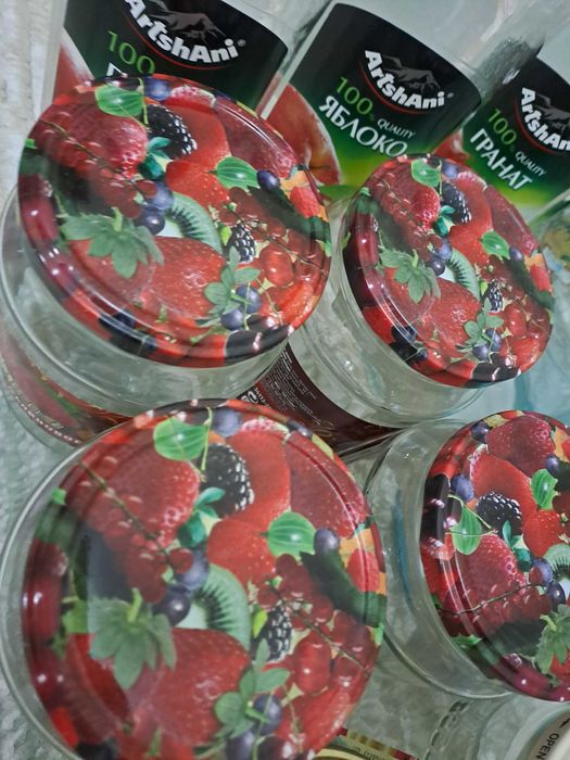 Банки бутылки с крышкой