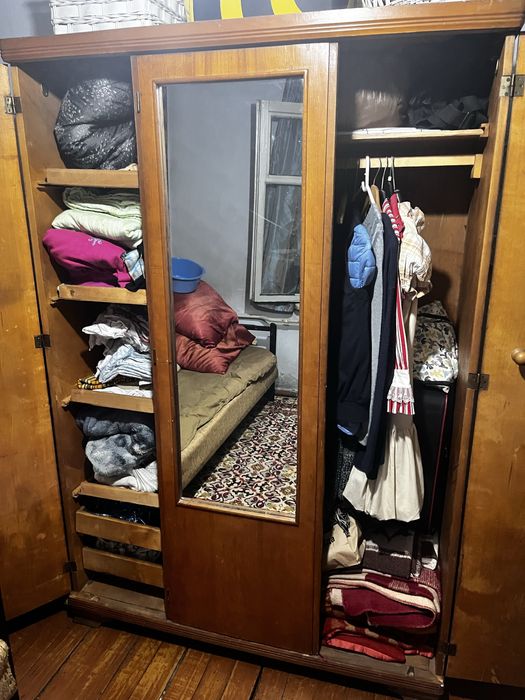 Продам шифонер советский и сервант