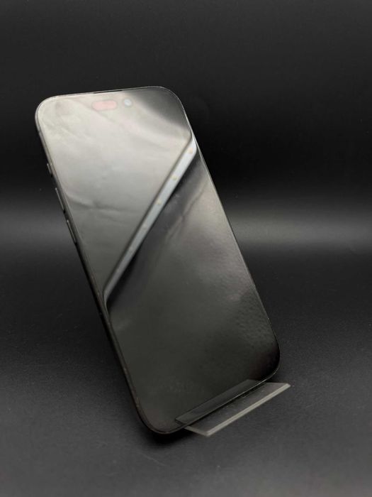 Dracula Amanet: iPhone 15 Pro, 128Gb/89%.