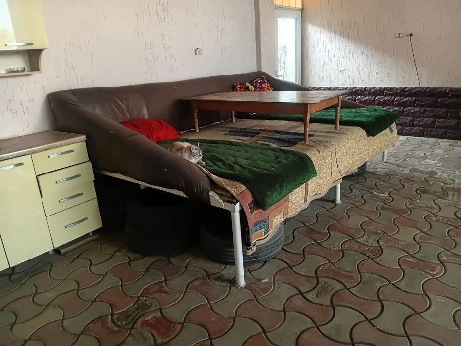 Продаётся топчан