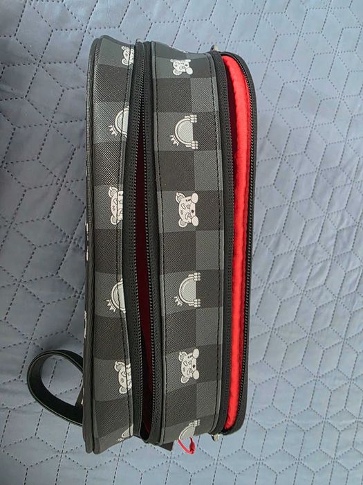 Несесер Sprayground "Gray peeking character"