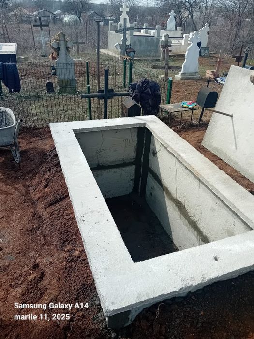 Cavou din placi de beton