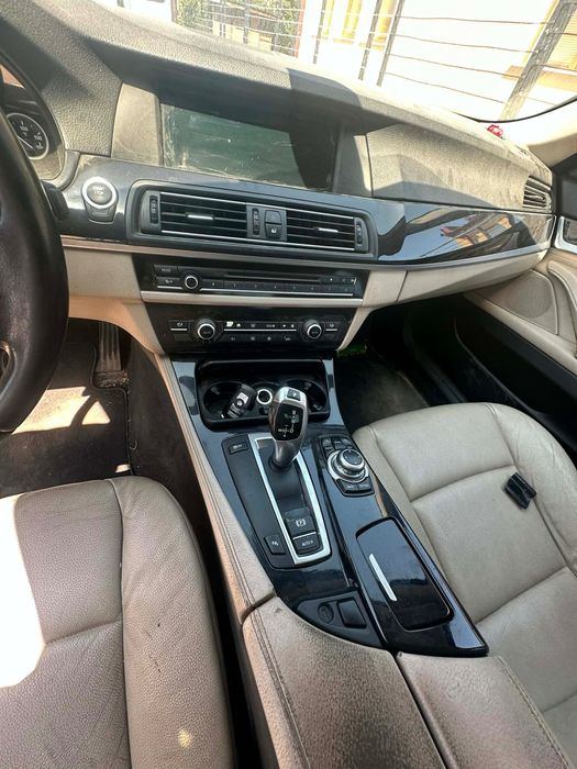 Продавам БМВ F10 на части 520D, 184 к.с. Колата е без двигател, но скоростите са на нея 8hp кутия.