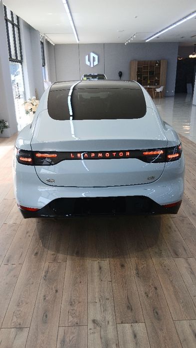 Leapmotor C01 elektr Premium dop opsiya 2025 Nalichi bor