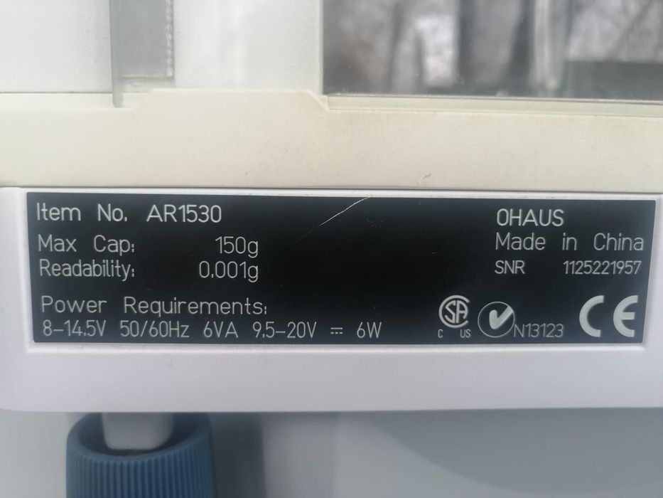 Продаются лабораторные весы Ohaus Adventurer