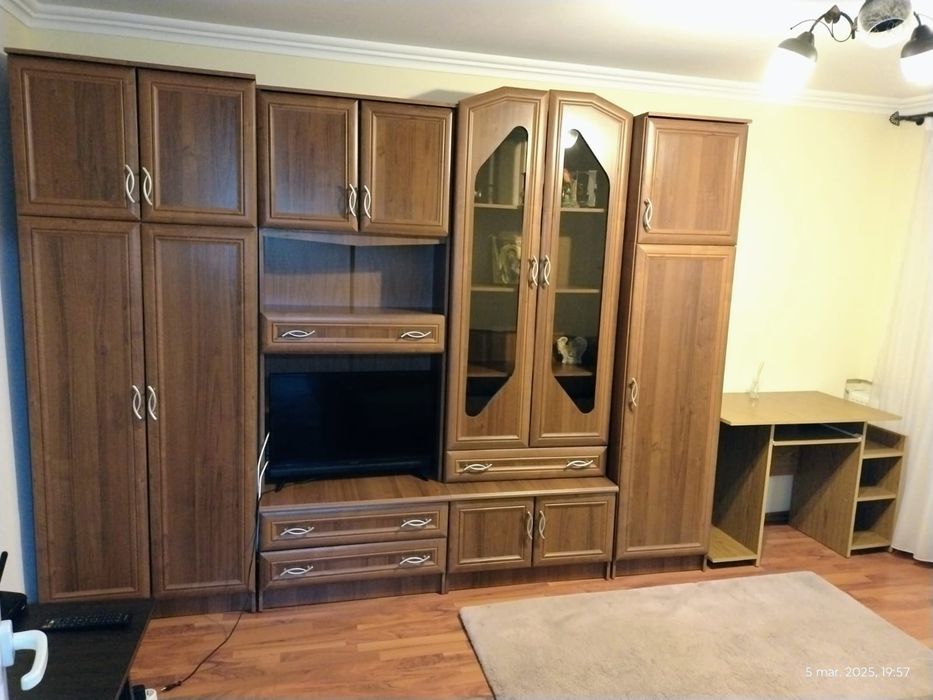 Închiriez garsonieră