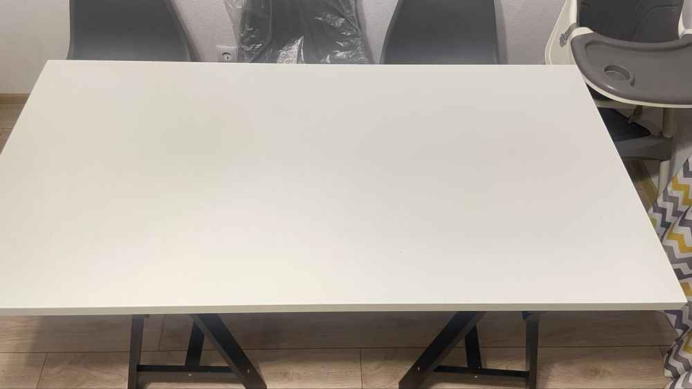 Продам стол икеа 150cм на 75см
