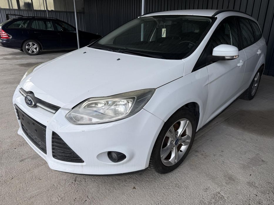 FORD FOCUS 1.6 бензин 2011г На части