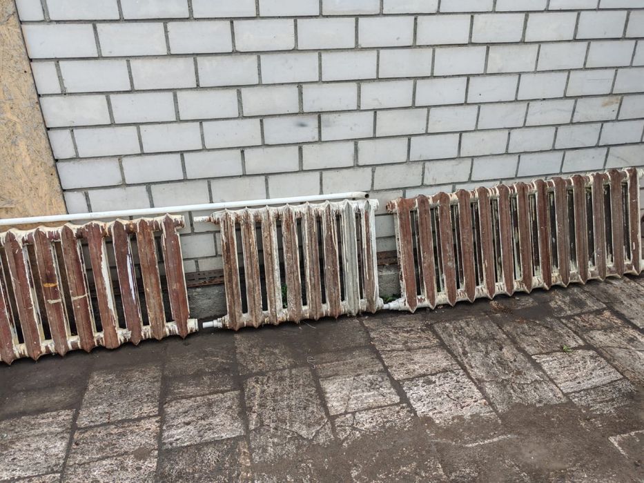 Продам чугунные батареи