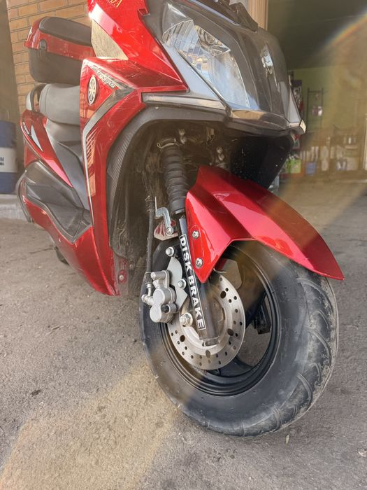 Skuter yakeda sotiladi 100 kub benzin.