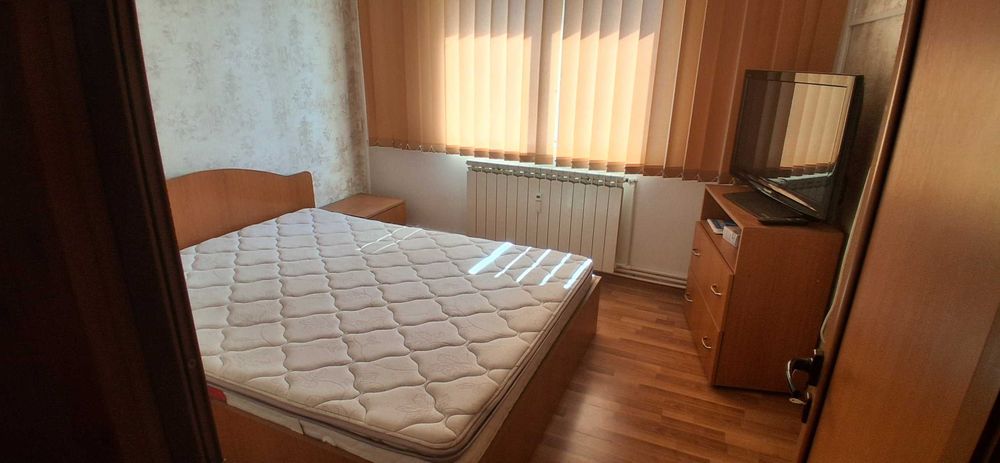 Vând ap.3 camere,etaj 4,lângă grădinița de pe Mărășești.