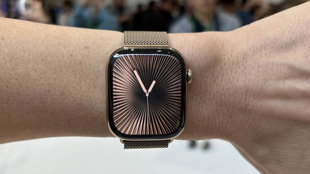 Apple Watch Series 10 Milanese Titanium Emkost 98%