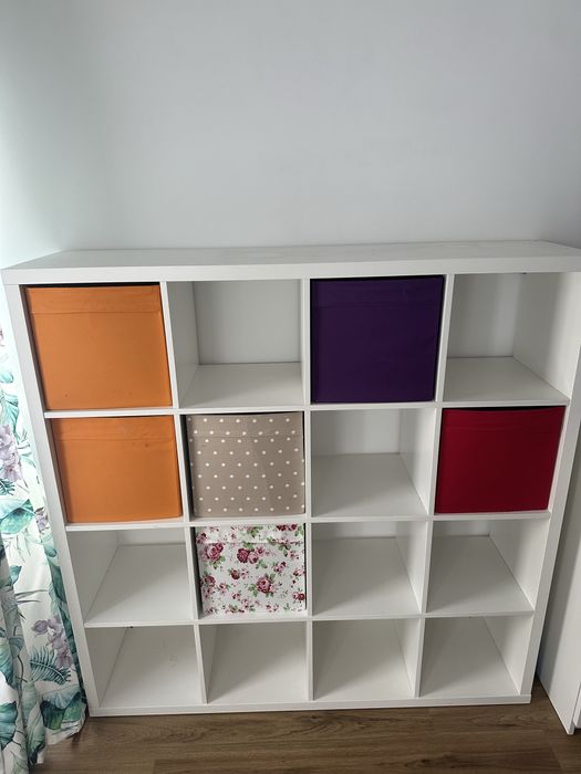 Separator camera raft cu cutii incluse