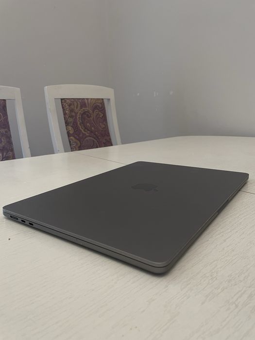 Macbook Air 15 M2 2023года.