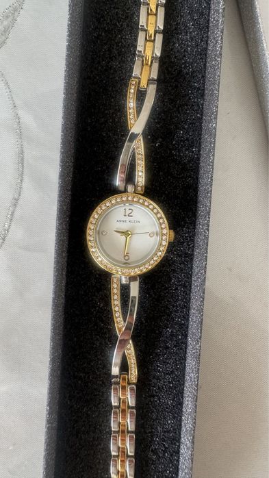 Кварцевые часы Anne Klein