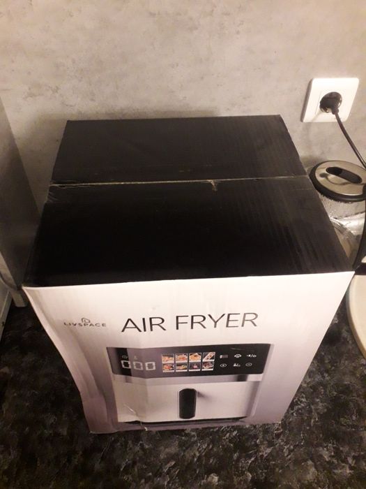 Продаётся аэрогриль новый неоткрытый цена 700000 сум,