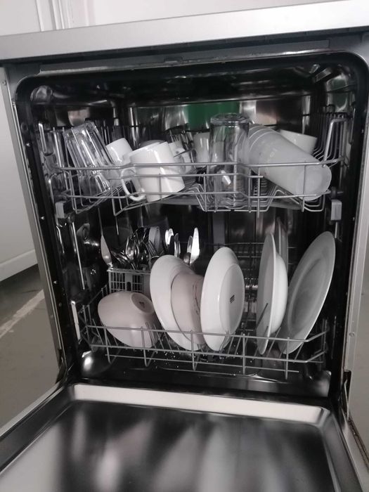 Masina de spalat vase Hotpoint