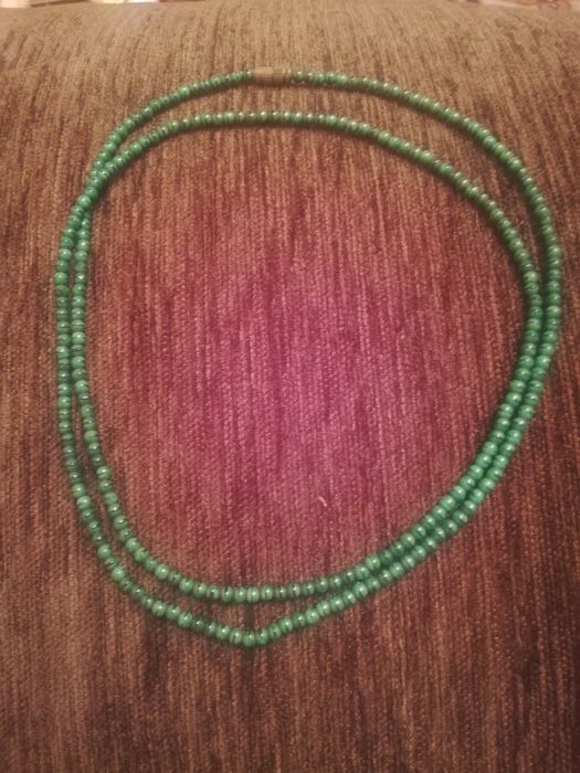 Продам винтажные бусы