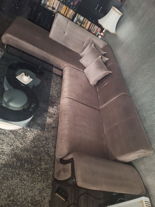 Голям диван за хол