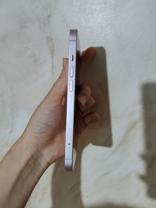 Iphone 13 pink idealni