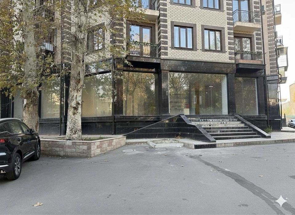 Продается помещения 600м2 на Чиланзаре Ц квартал SH83