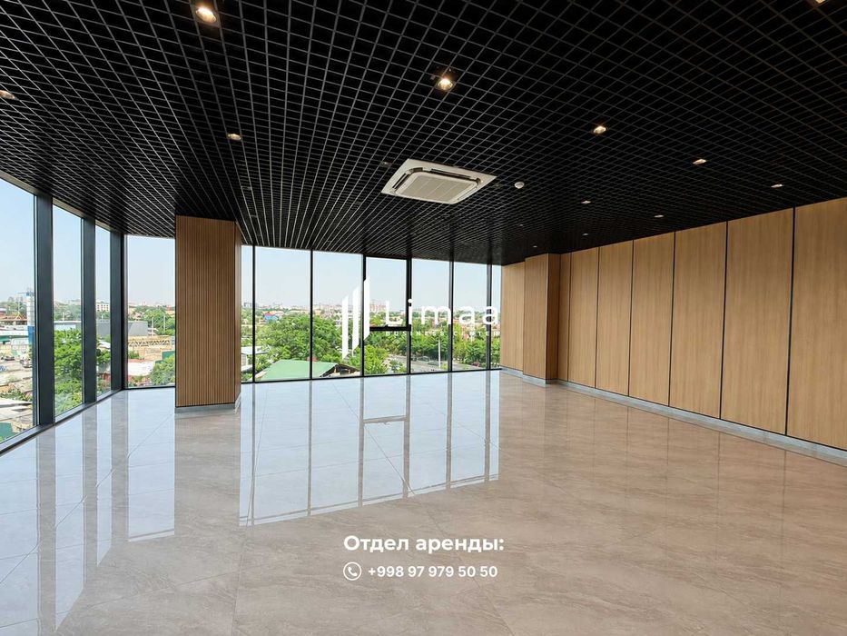 Просторный угловой офис 350 м² в бизнес-центре Limaa