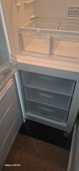 Продается холодильник Indesit