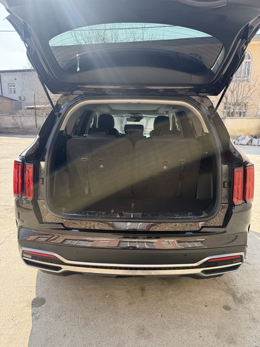 Kia sorento sotiladi