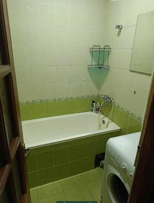 Сдается 3 комнатная на Фируза. С мебелью и техникой.  400 у.е.