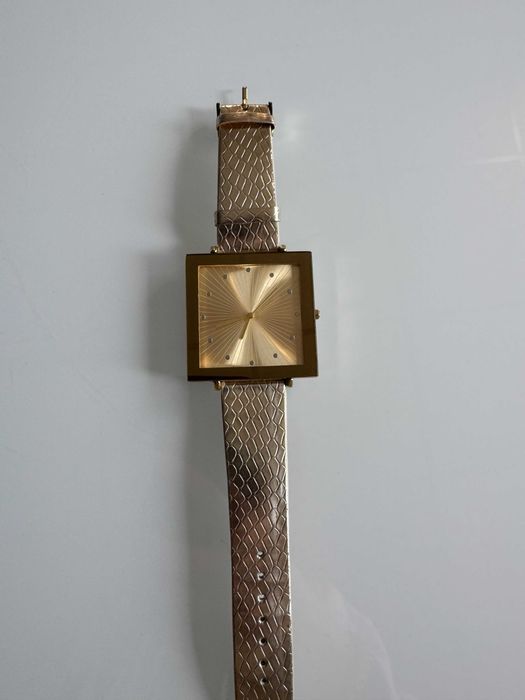 Дамски часовник - златист