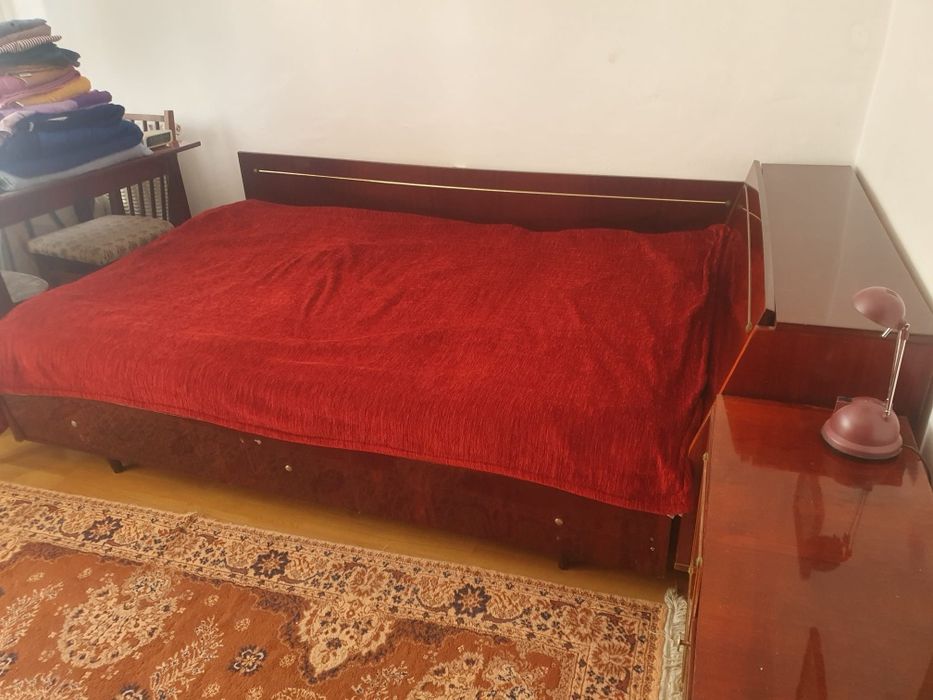 Vând  dormitor complet în stare foarte bună