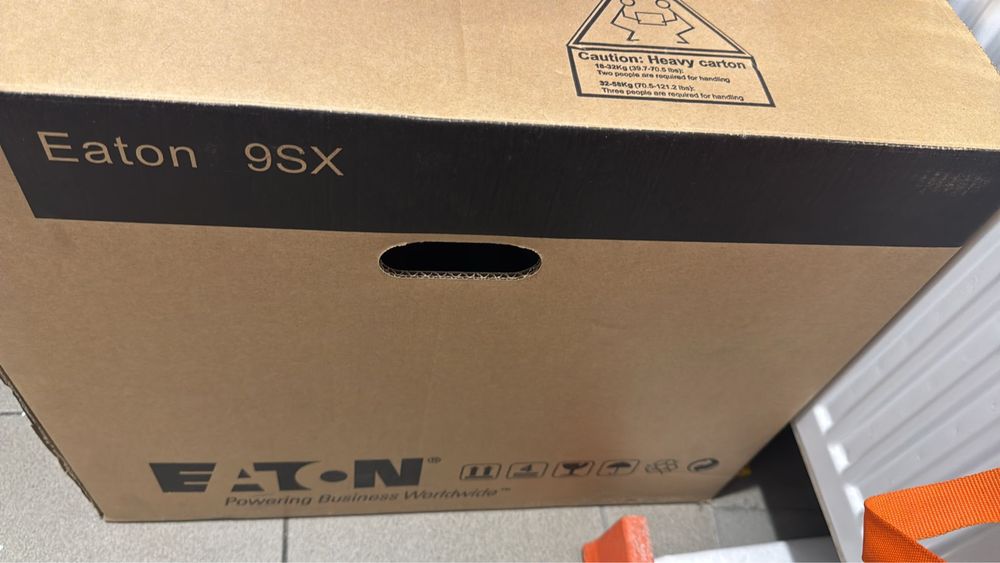 Eaton 9SX 3000i - UPS