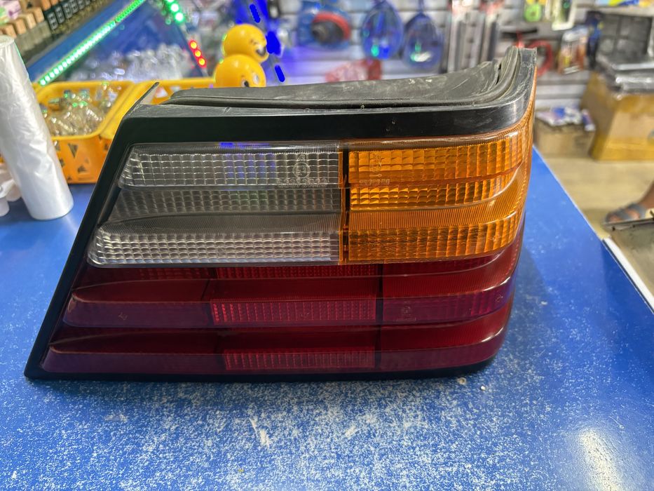 Задний фар 124 правая