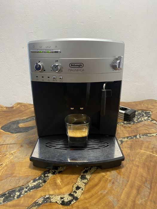 Expresor /espressor cafea delonghi magnifica